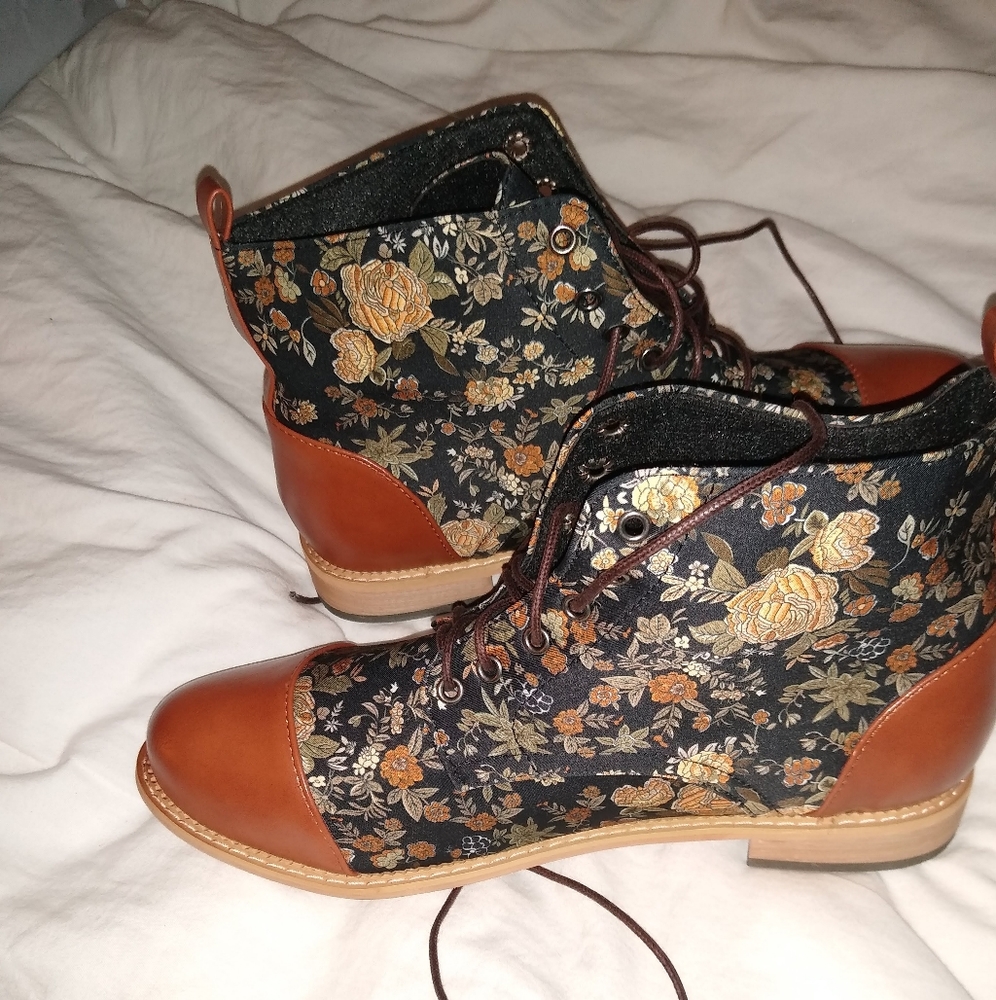 These are real leather handmade.brand new ..they are so cute on